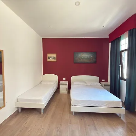 Dream Hotel *