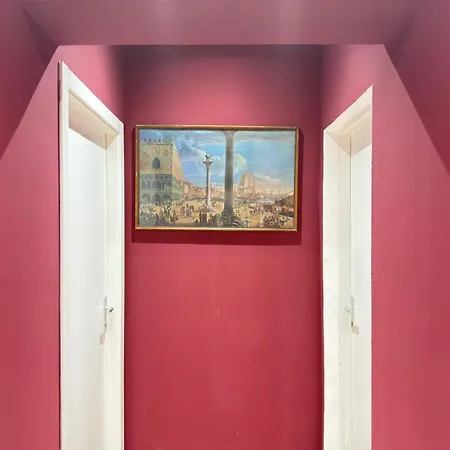 Dream Hotel *
